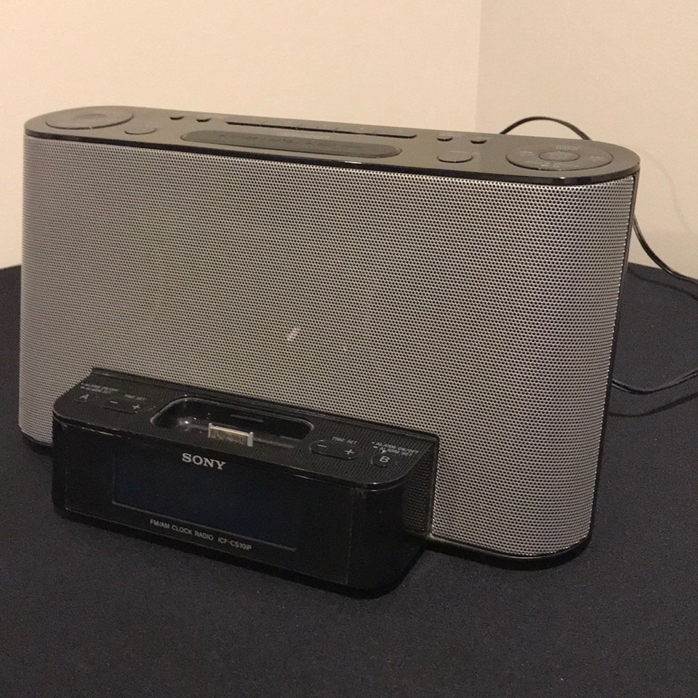 Sony FM/AM Radio ICF-CS10iP